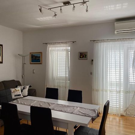 Appartement Apartman Nives à Trogir Extérieur photo