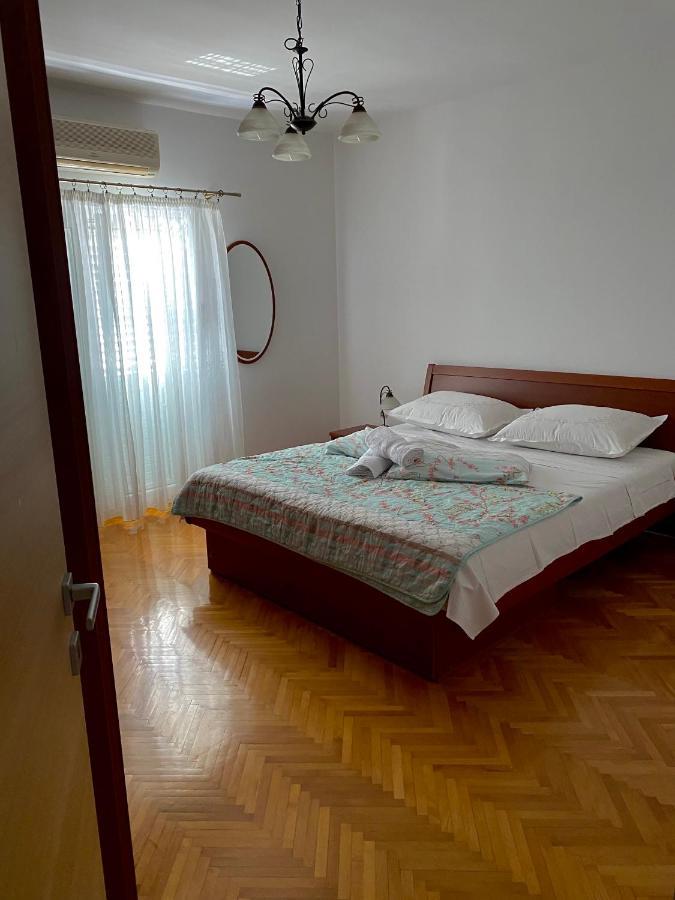 Appartement Apartman Nives à Trogir Extérieur photo