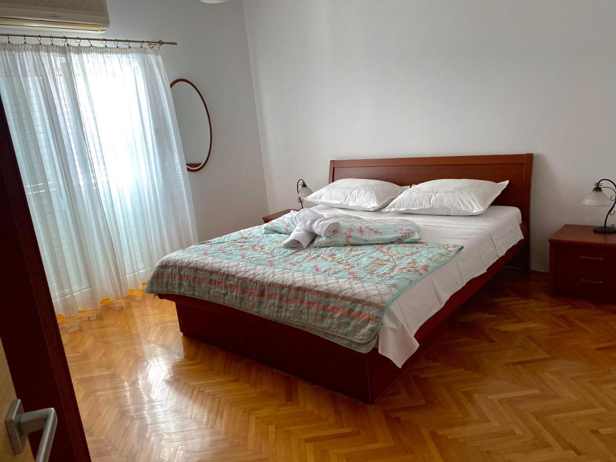 Appartement Apartman Nives à Trogir Extérieur photo