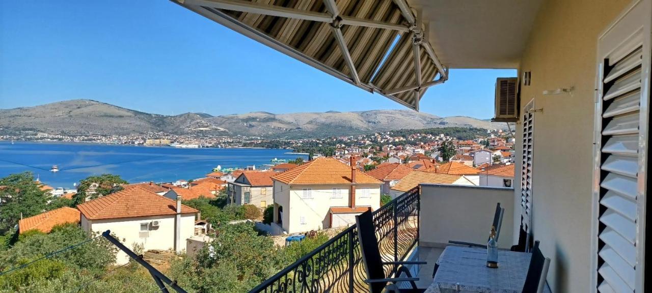Appartement Apartman Nives à Trogir Extérieur photo