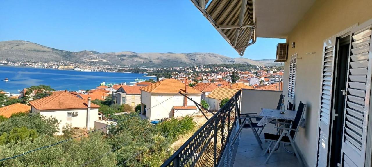 Appartement Apartman Nives à Trogir Extérieur photo